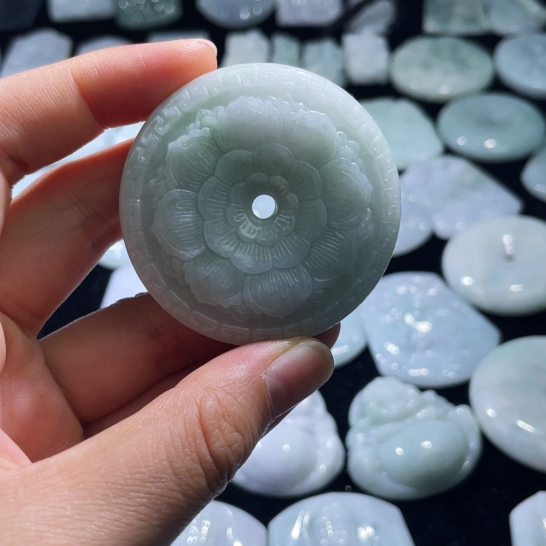 翡翠未镶嵌颈饰扣子