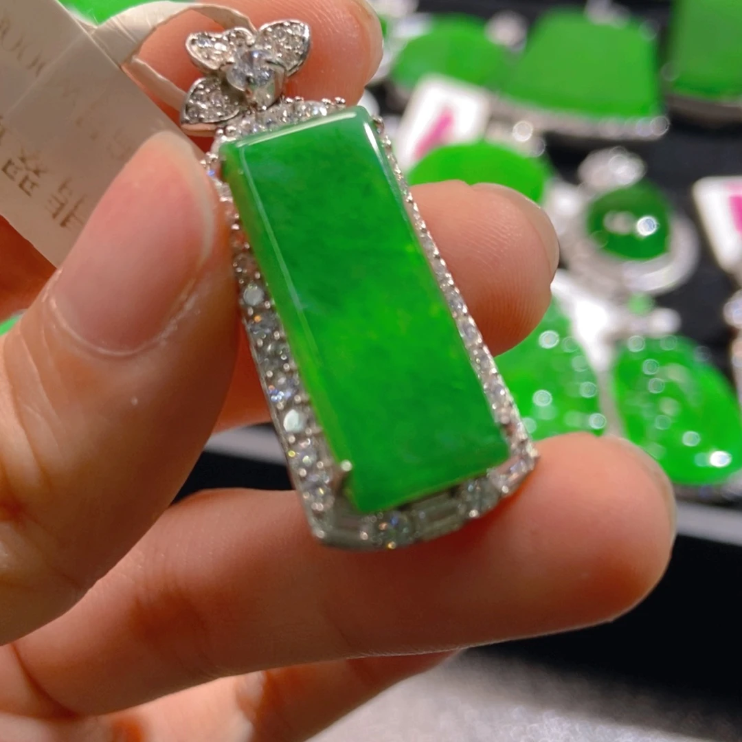 翡翠吊坠(不含链)未镶嵌