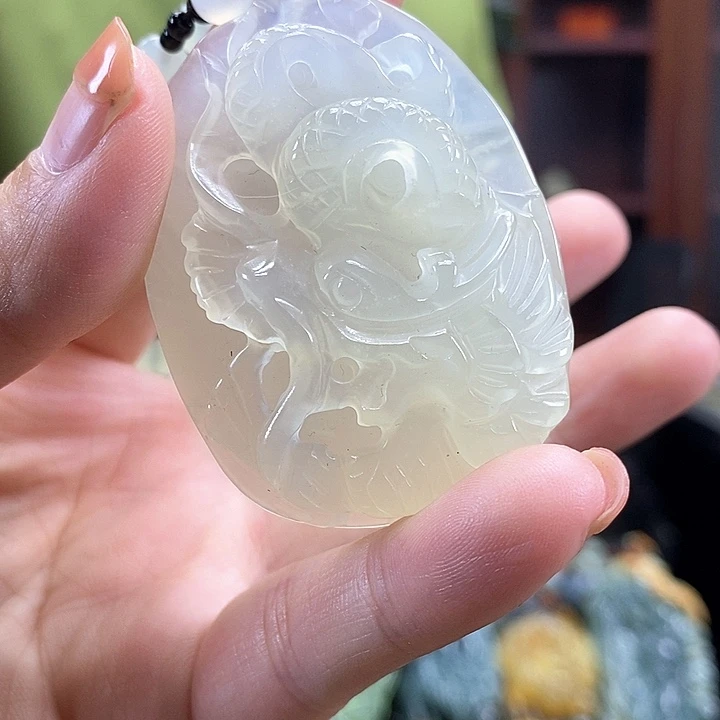 蛇纹石玉未镶嵌吊坠