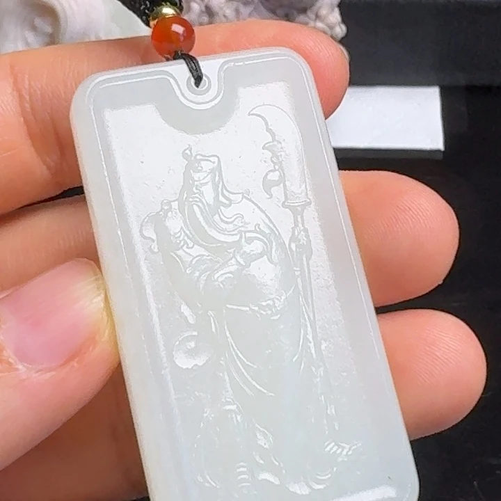 颈饰未镶嵌和田玉（白玉）