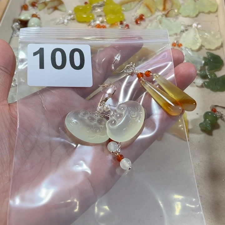 蛇纹石玉耳饰未镶嵌伊*