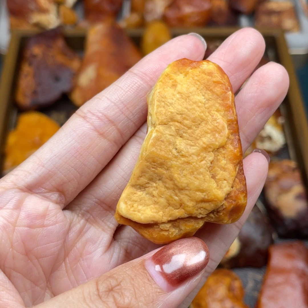 琥珀未镶嵌珠宝奇石