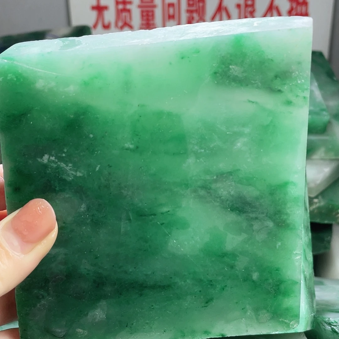 妞***定制石英质玉（非洲翠）