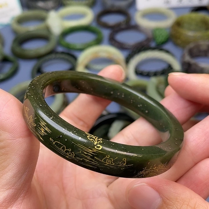 和田玉（青玉）未镶嵌手镯61.8mm描金山水，满天星