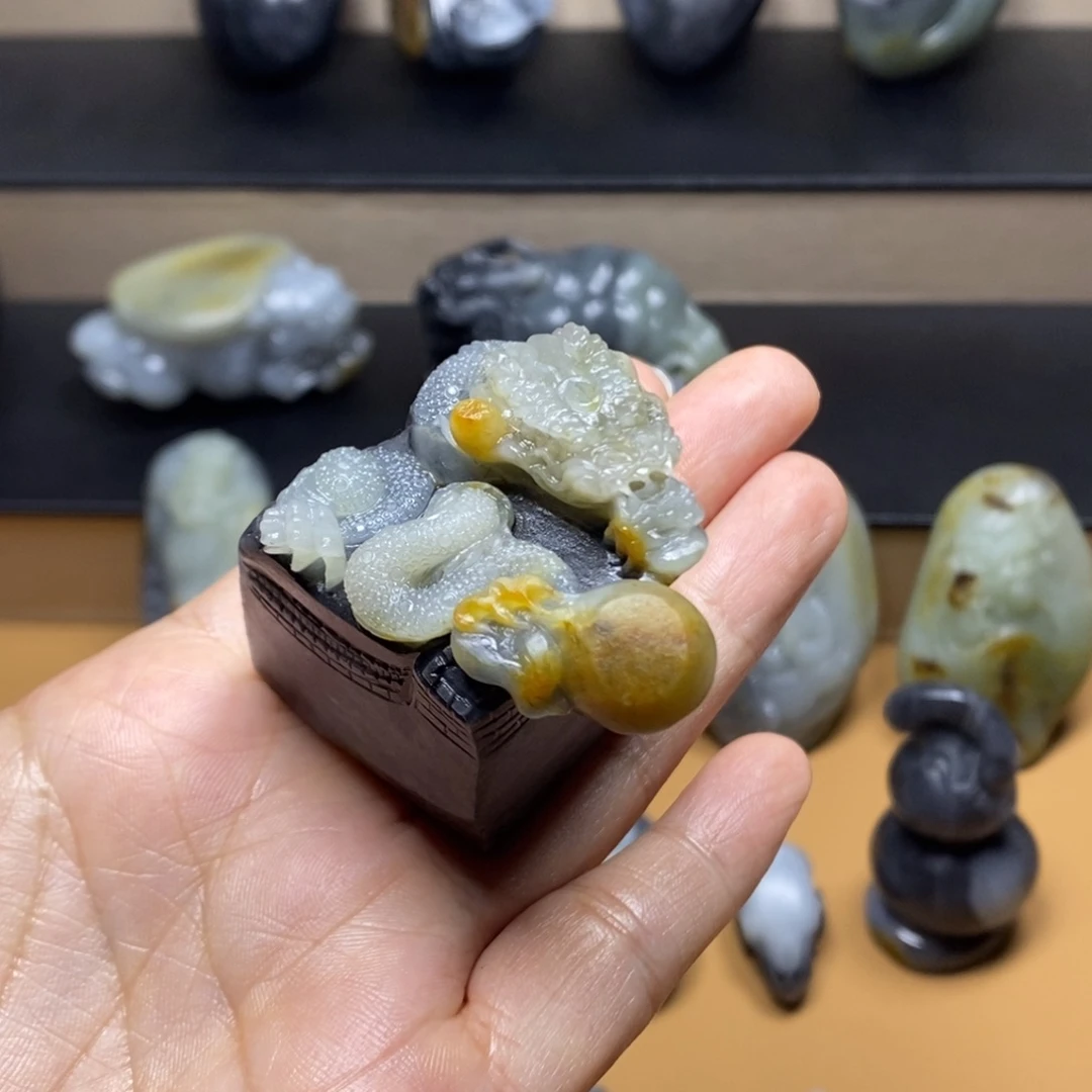 颈饰未镶嵌和田玉大*