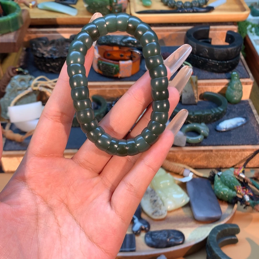 和田玉（糖玉）未镶嵌挂件