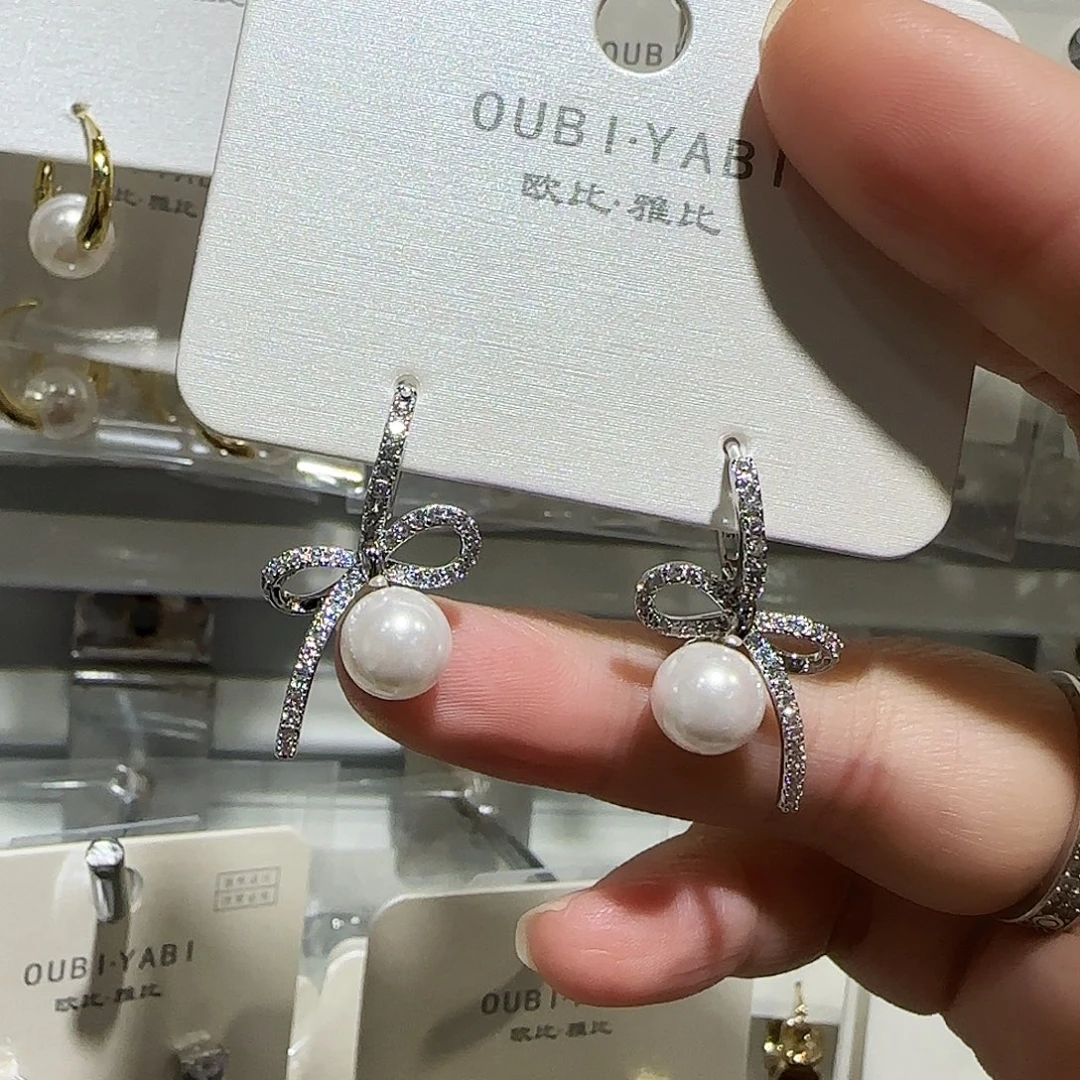 合成碳硅石纯铜银色蝴蝶结耳扣