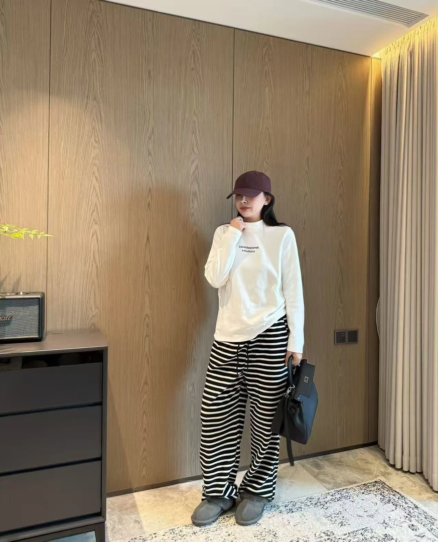 2025北尧9110冬季新款简约字母刺绣长袖打底衫