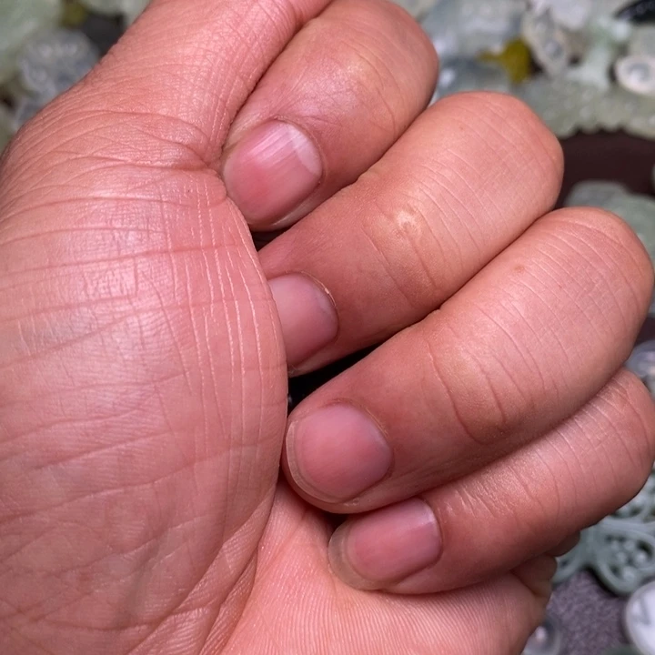 蛇纹石玉颈饰合金伊