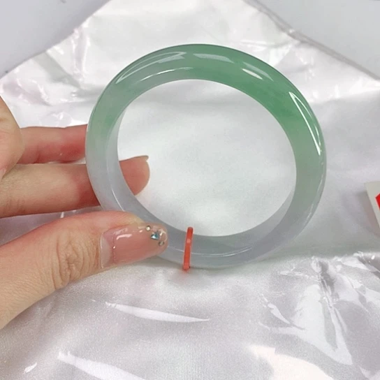 翡翠手镯未镶嵌天然翡翠A货118