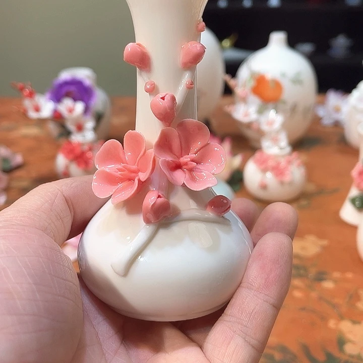 手工陶瓷精致摆件