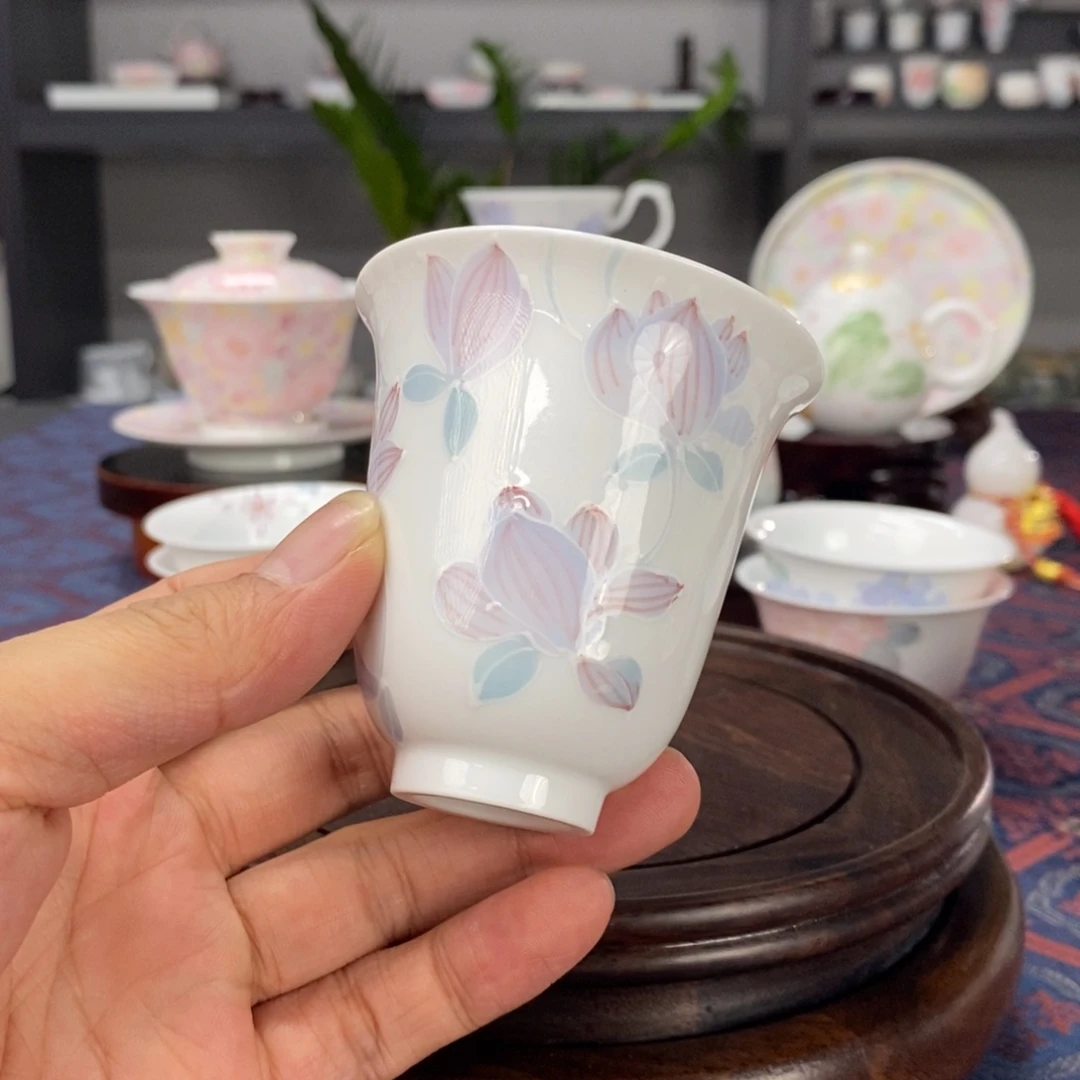 玉兰花釉下品茗杯