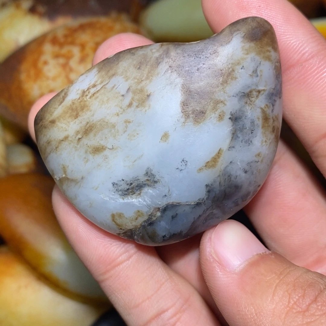 和田玉未镶嵌珠宝奇石