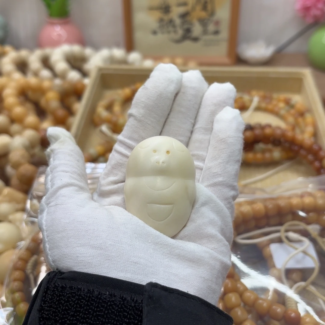 吊坠菩提根/象牙果牙果猪把件970