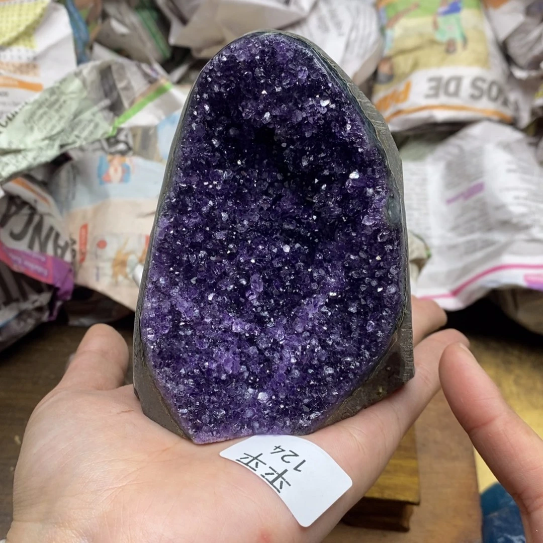 紫晶乌拉圭未镶嵌