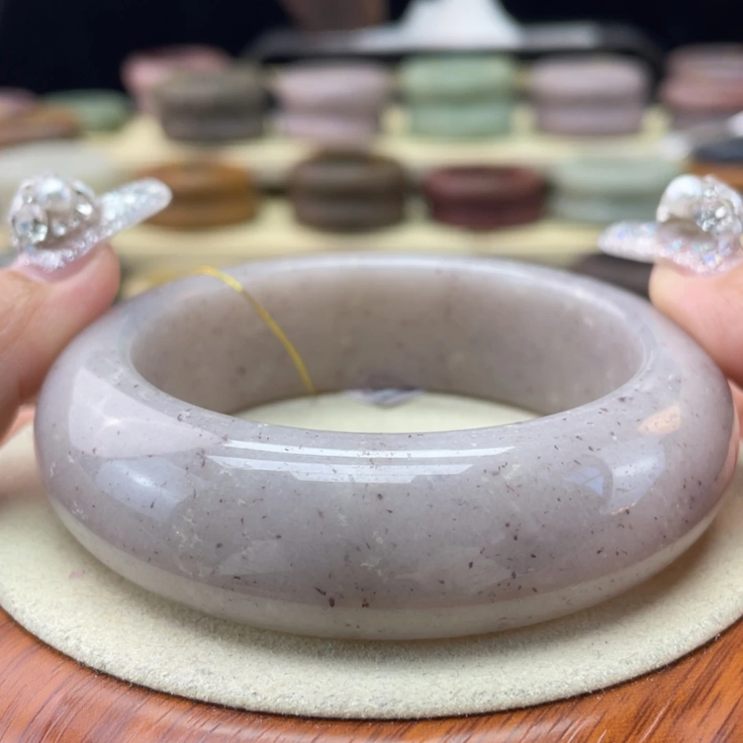 【闪购商品】石英质玉手镯未镶嵌胡*屠