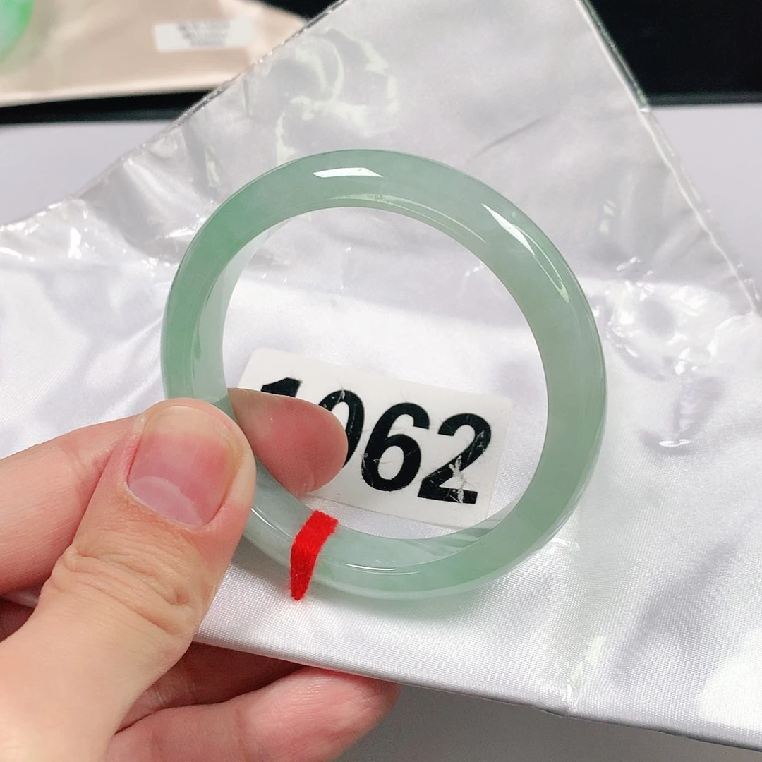 翡翠未镶嵌手镯翡翠1062