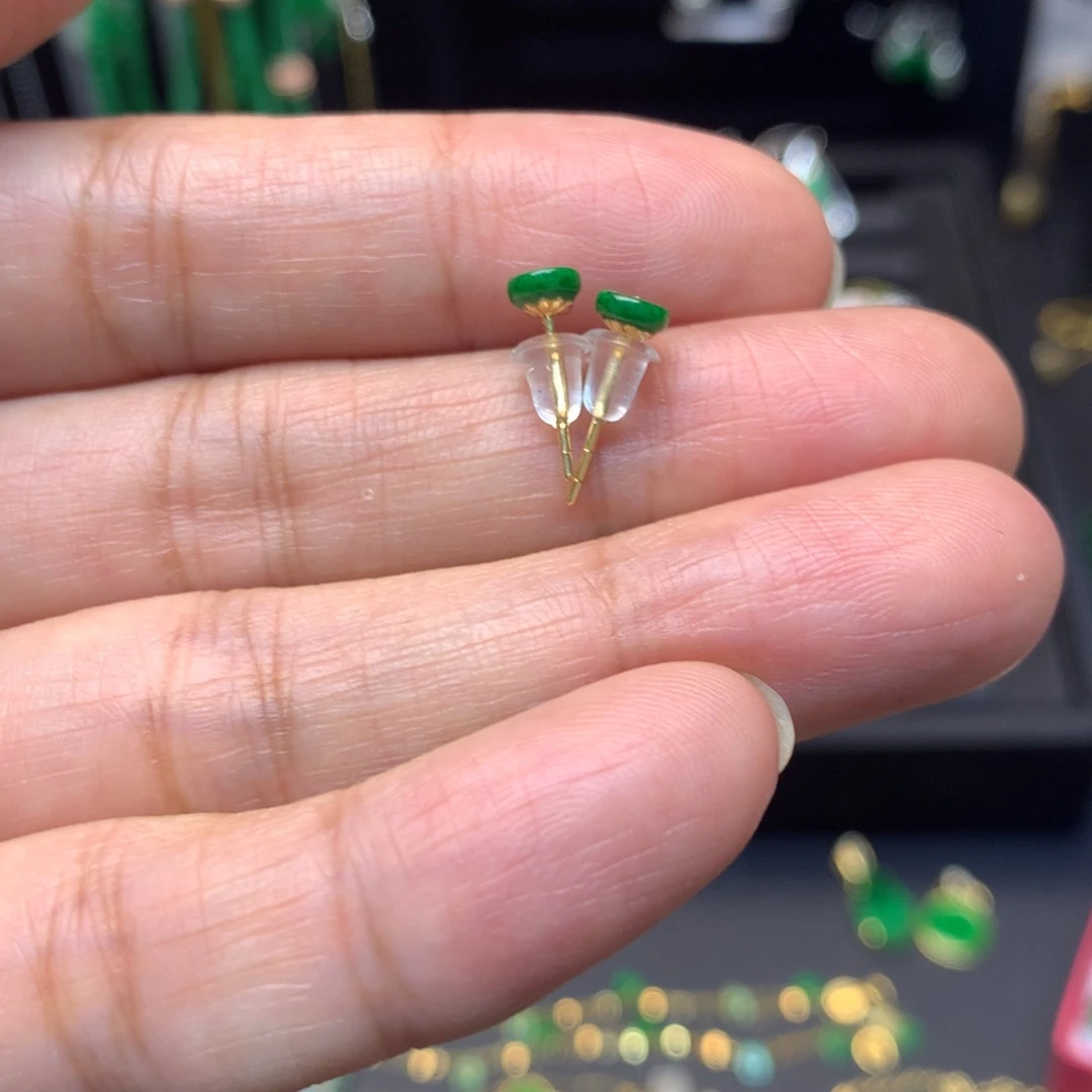 翡翠18K金镶嵌颈饰有纹裂