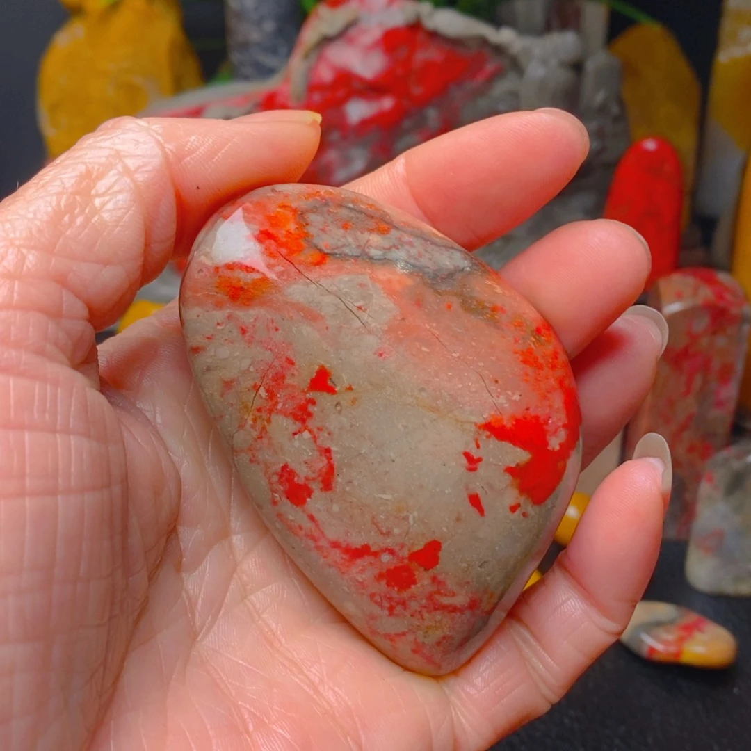 昌化鸡血石昌化鸡血石手把件