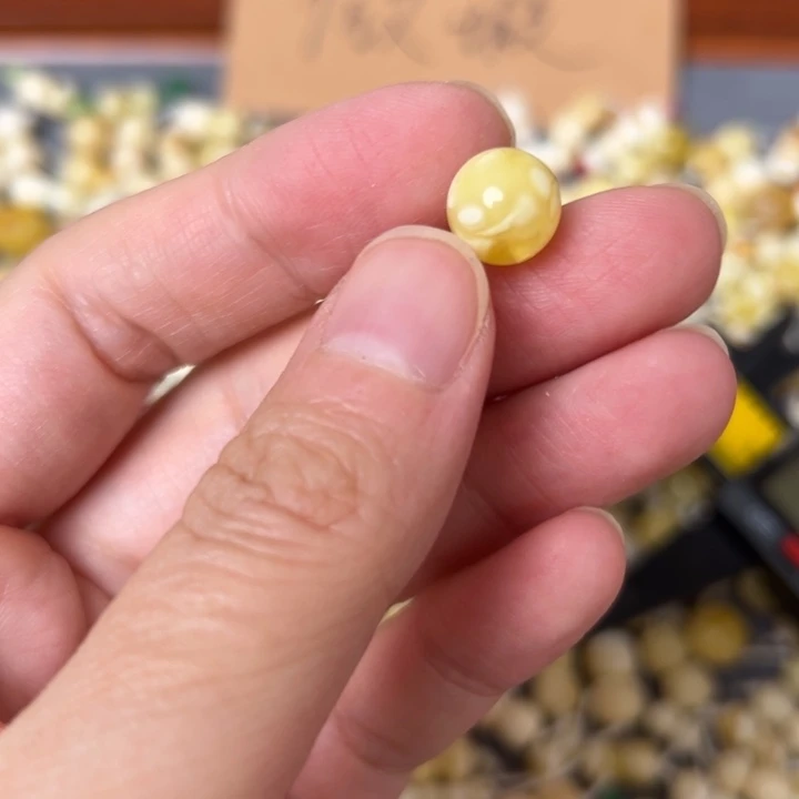 蜜蜡未镶嵌裸石9.6mm一个