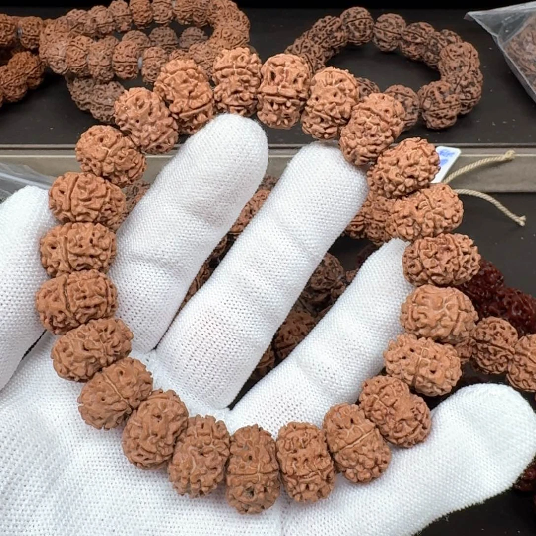 金刚菩提手串李*涛17荔枝纹天然纽扣（扇面）