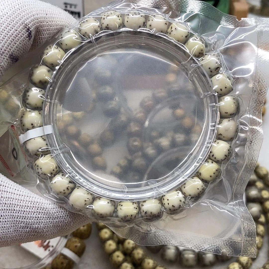 星月菩提手串9/8绿背河豚半壁