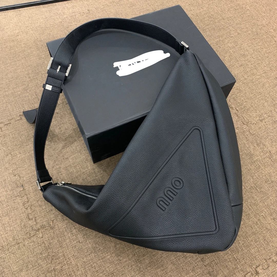 小郭 孤品 瑕疵包   no退no换 介意慎拍！！