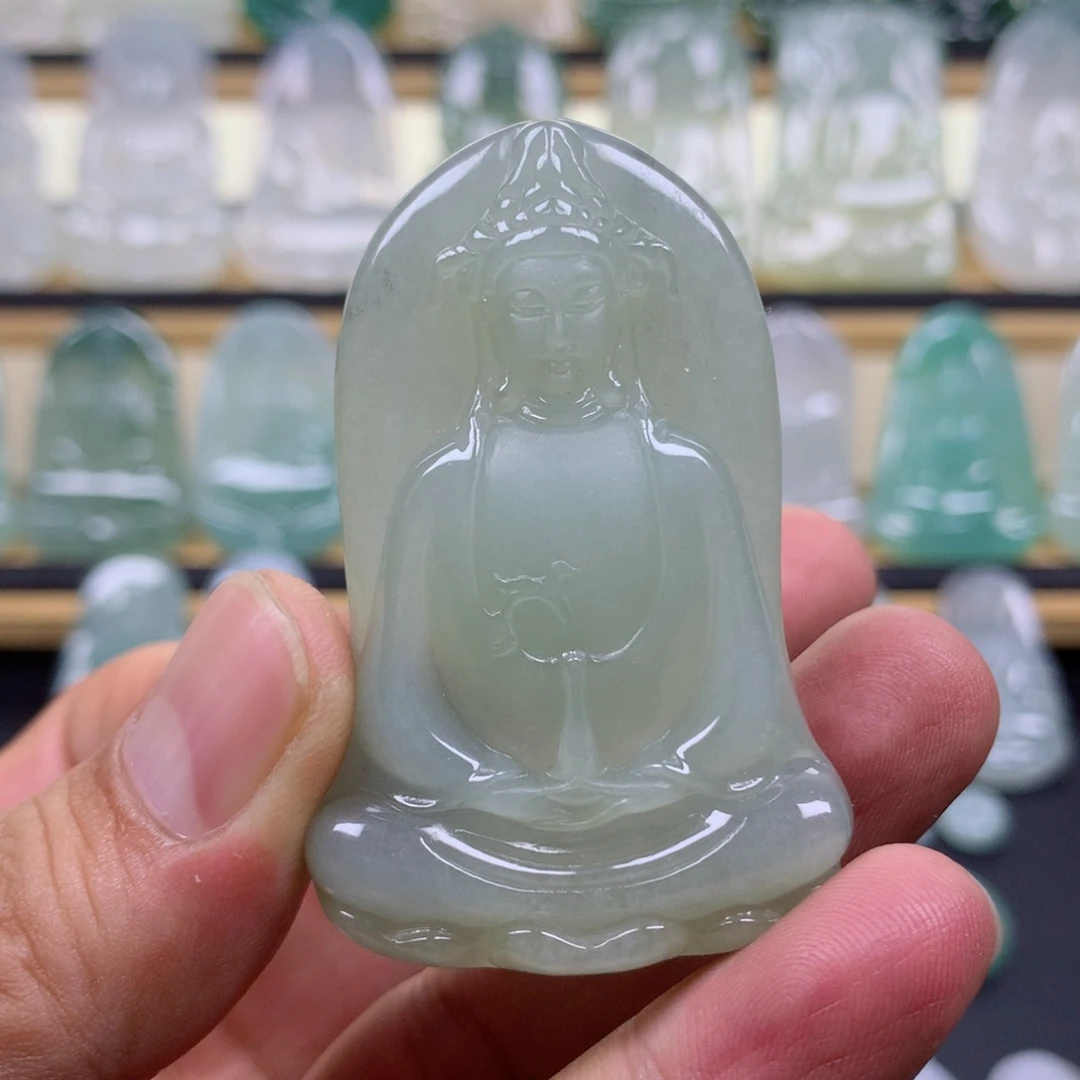 颈饰未镶嵌翡翠素衣观音