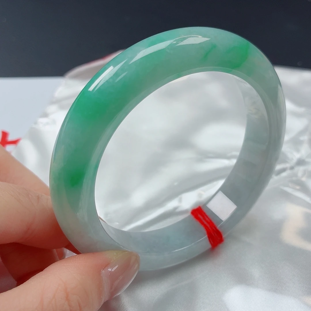 翡翠未镶嵌手镯9800