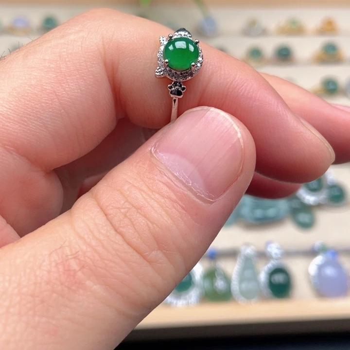 翡翠未镶嵌戒指戒指