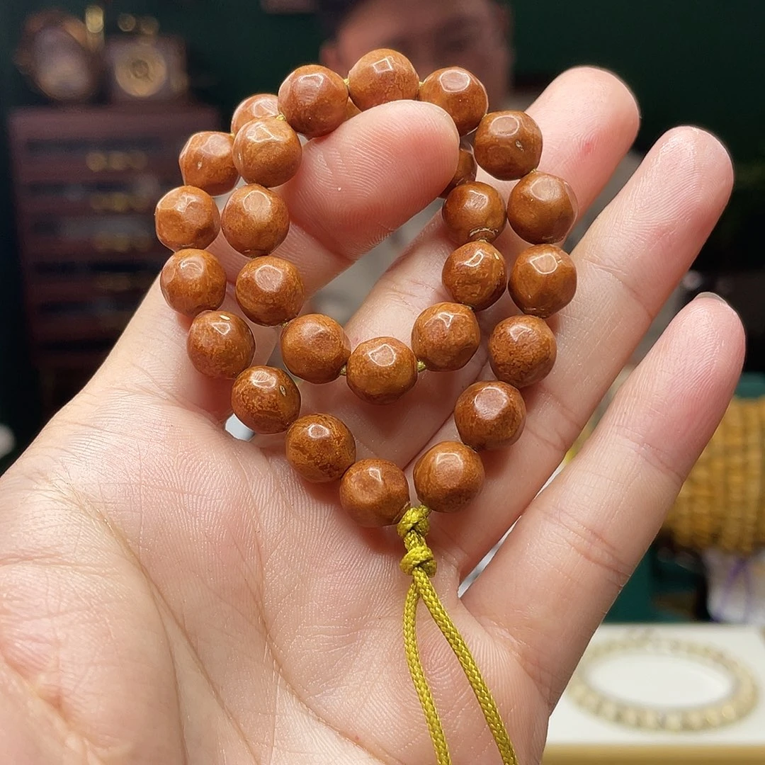 星月菩提吊坠龙纹桃核