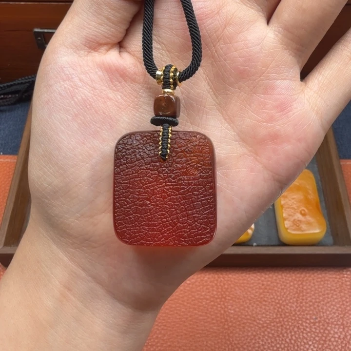 蜜蜡未镶嵌吊坠(赠链)