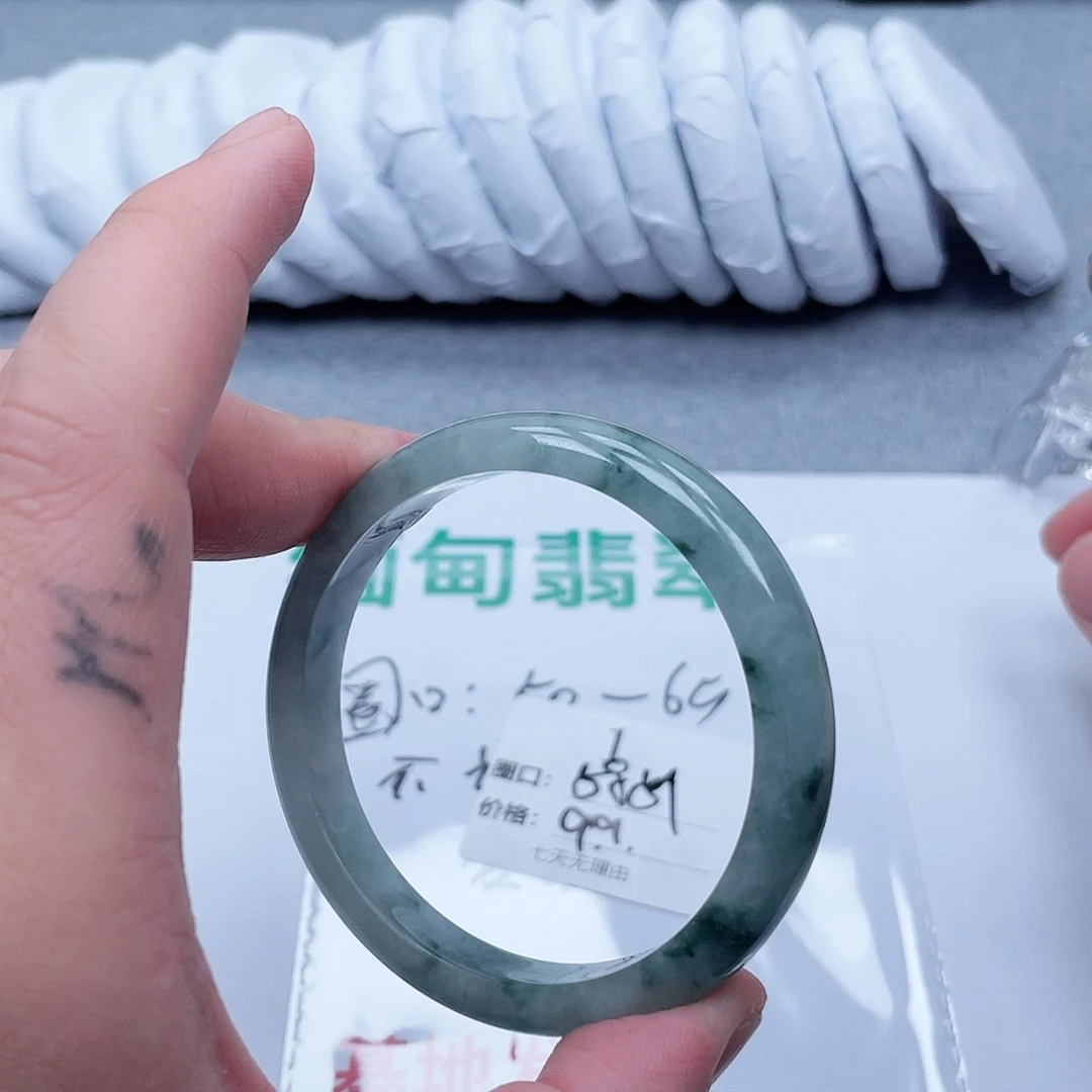 翡翠未镶嵌手镯翡翠手镯福利多多