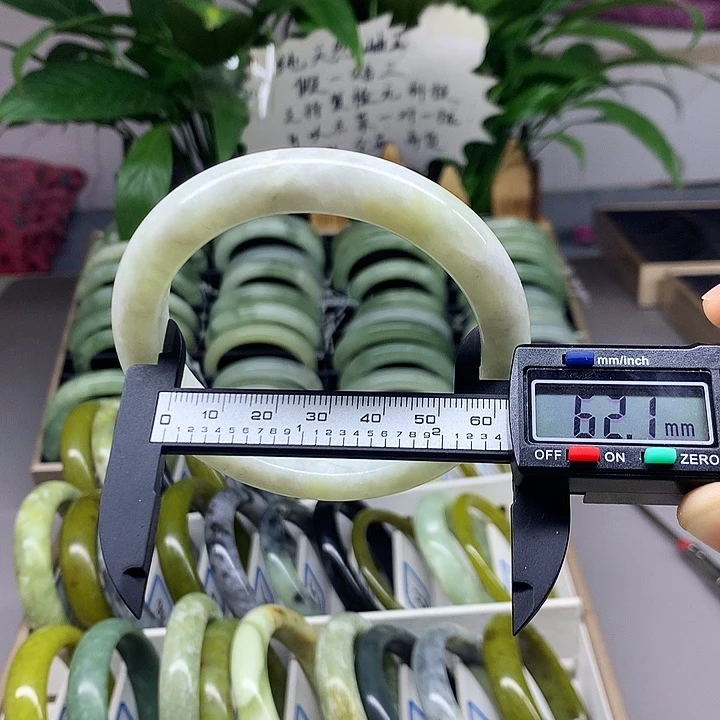 未镶嵌蛇纹石玉手镯20