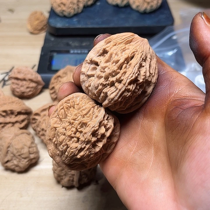 随***欲吊坠文玩核桃虎头