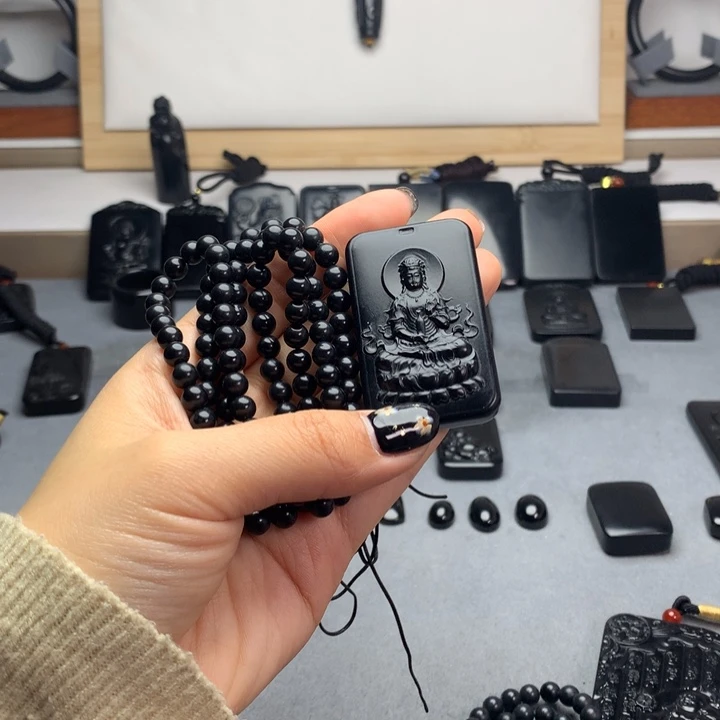 音***人和田玉（墨玉）未镶嵌挂件