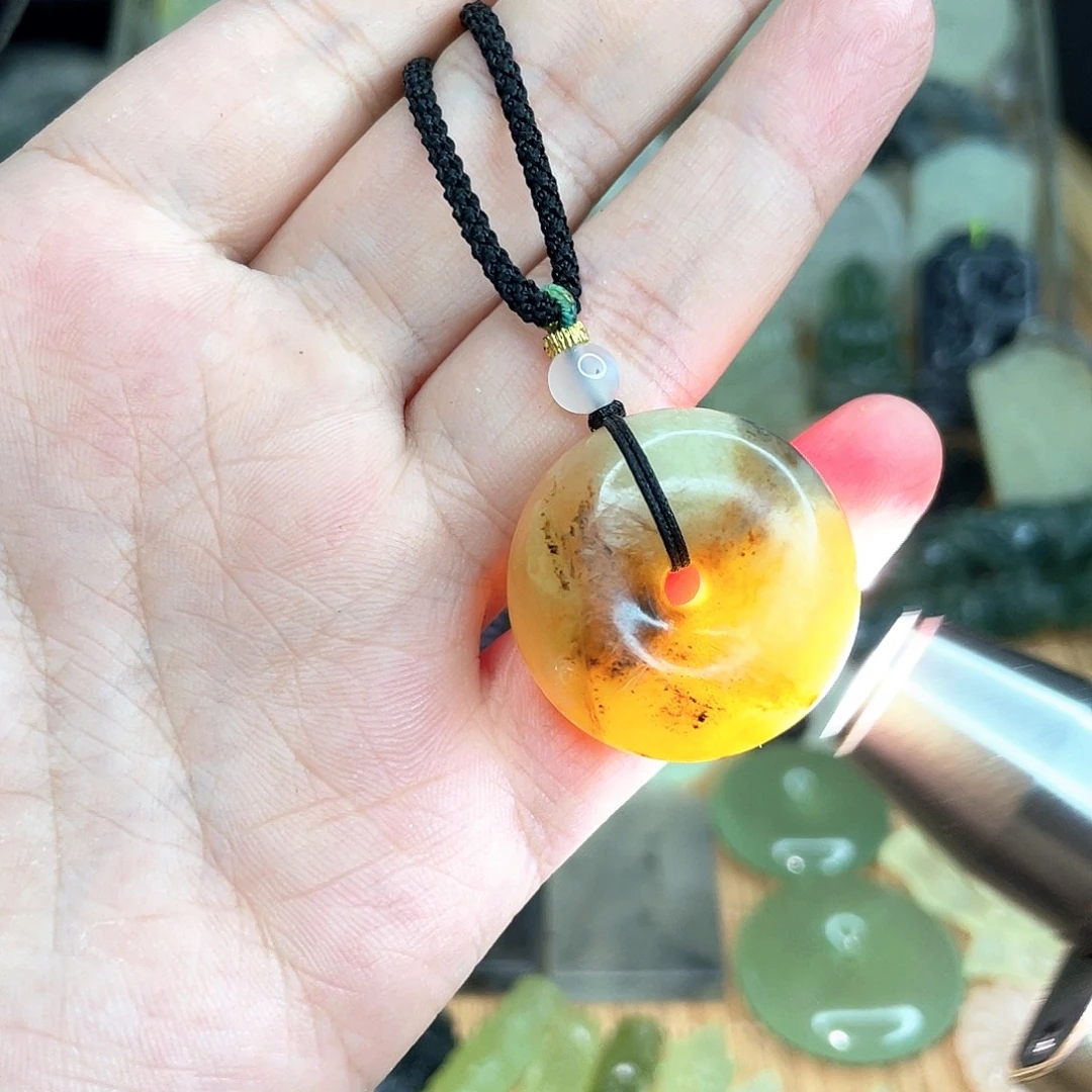 未镶嵌岫玉颈饰平安