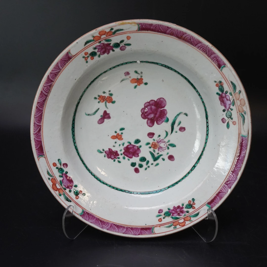 Lot.25101109清乾隆粉彩花卉纹赏盘 直径：约22.5cm