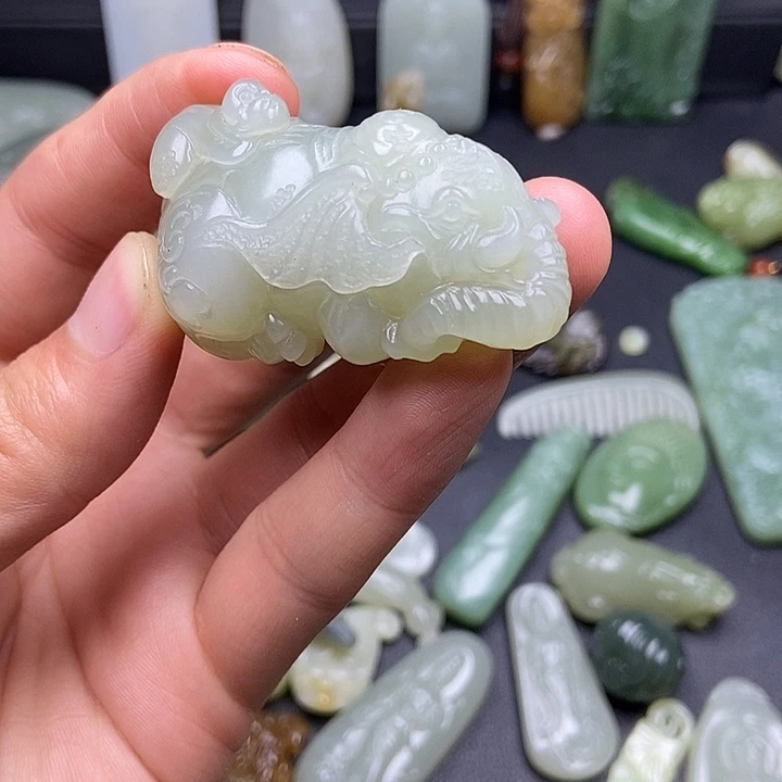 未镶嵌和田玉挂件