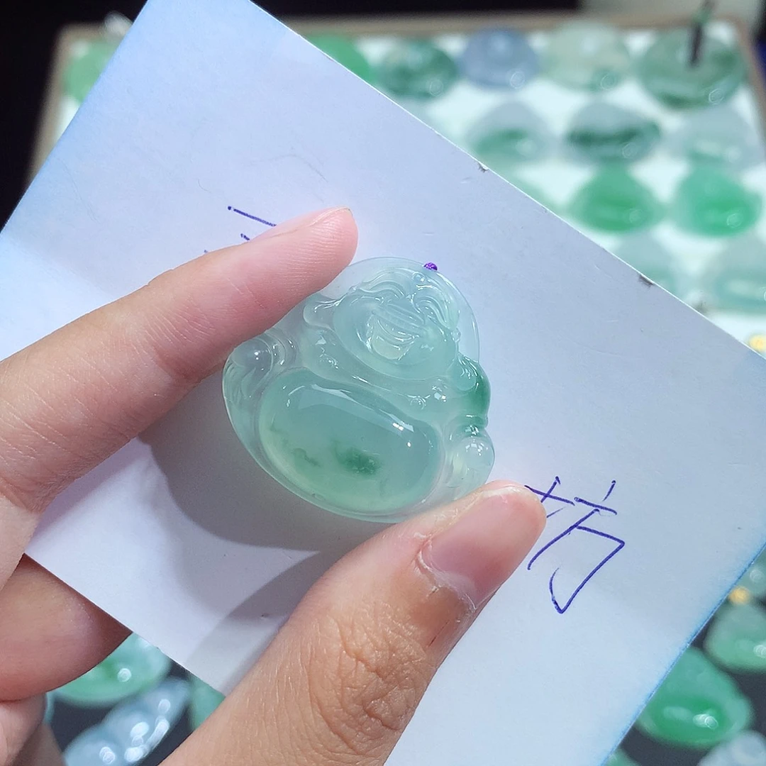 翡翠未镶嵌颈饰佛公