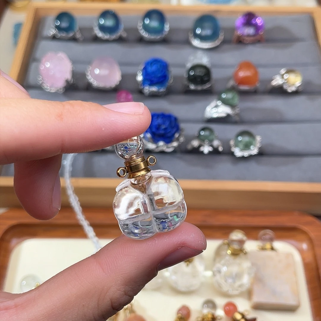 水晶颈饰未镶嵌川*天然水晶吊坠372