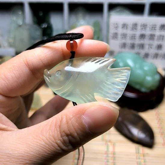 未镶嵌蛇纹石玉颈饰