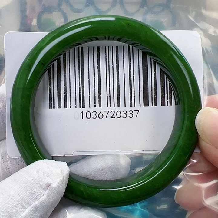 和田玉未镶嵌手镯微瑕56