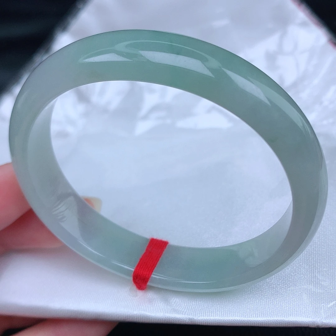 未镶嵌手镯（贵妃镯）翡翠天然