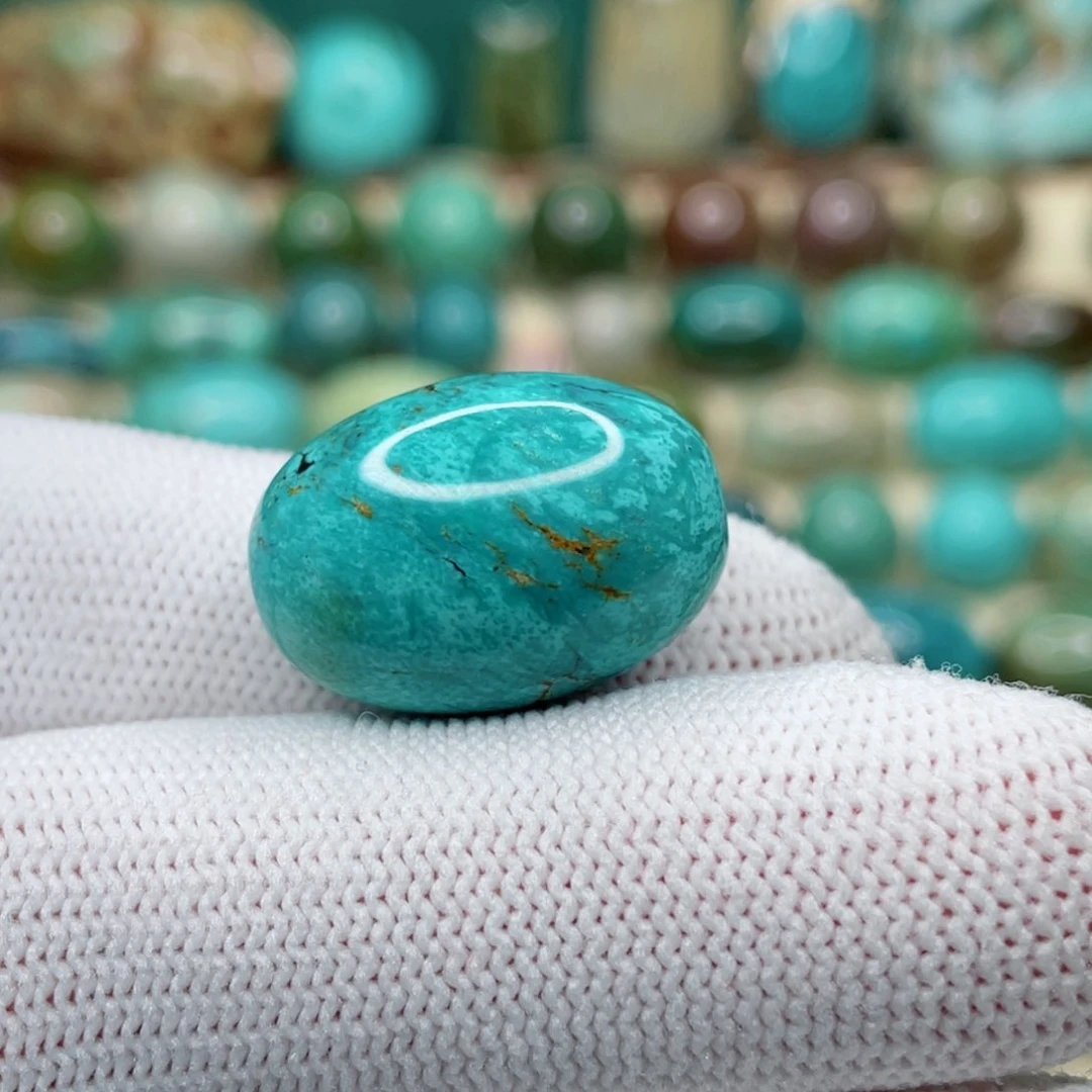 未镶嵌绿松石颈饰