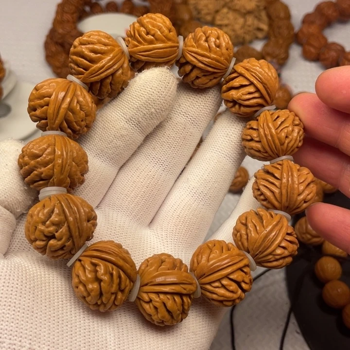 3号链接桃核手串一