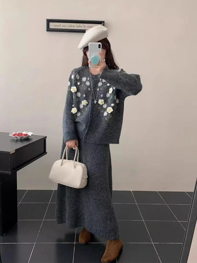 Y1601#秋冬温柔气质套装立体花朵毛衣外套高腰针织半身裙女两件套