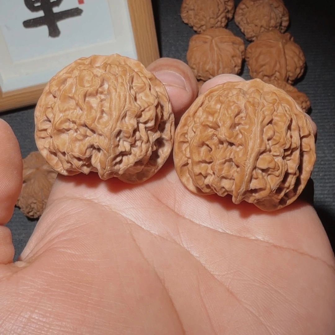 瑞***木文玩核桃把件39苹果