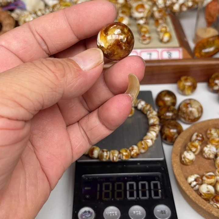 未镶嵌琥珀裸石12号