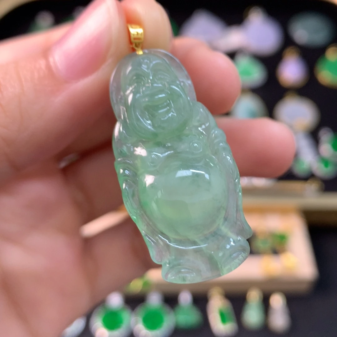 翡翠18K金镶嵌颈饰有纹裂